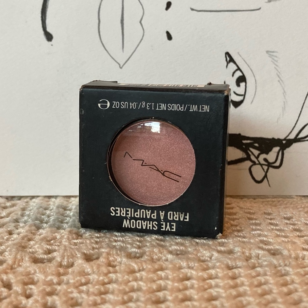 Mac eyeshadow